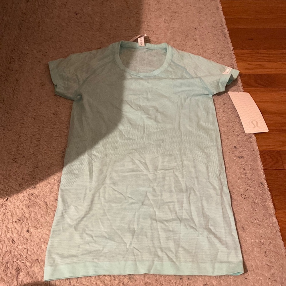 Lululemon top